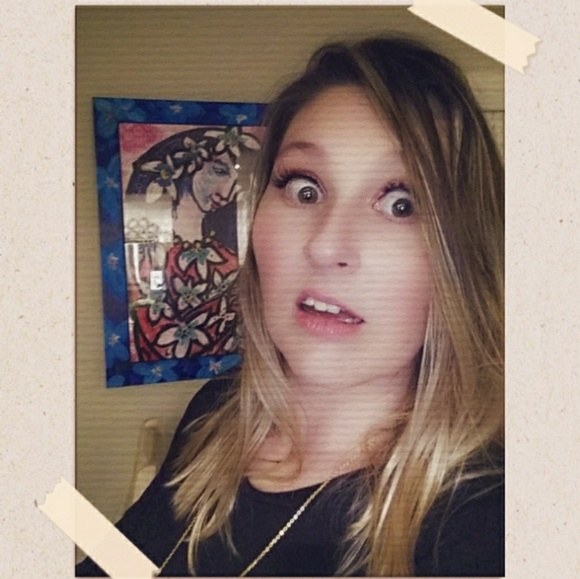 Posh Ambassador Sarah - Picture 5 of 9